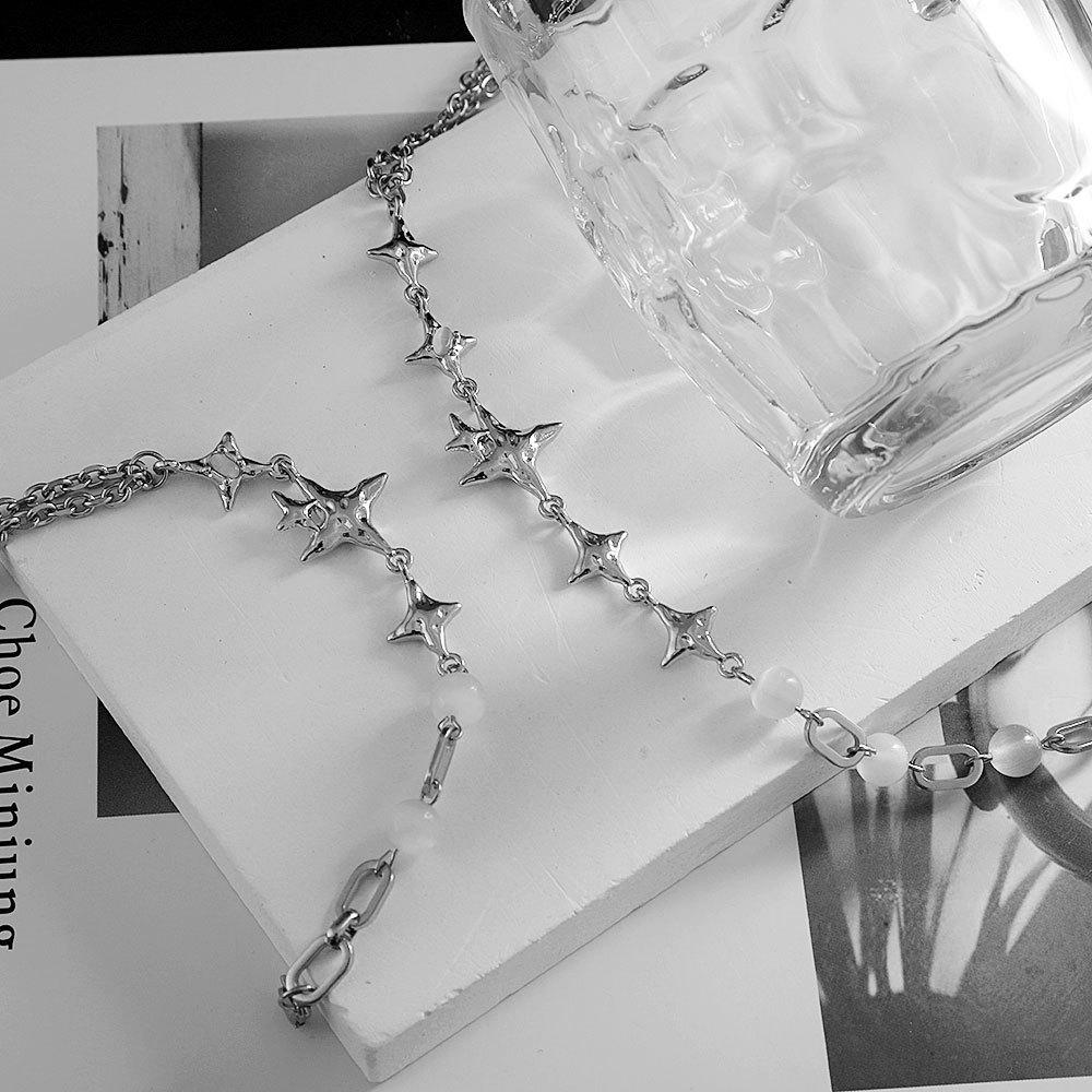 Star Necklace: Titanium Steel Four-Pointed Star Choker - Trendy, Cool, Spicy Girl Hip Hop Disco Accessory