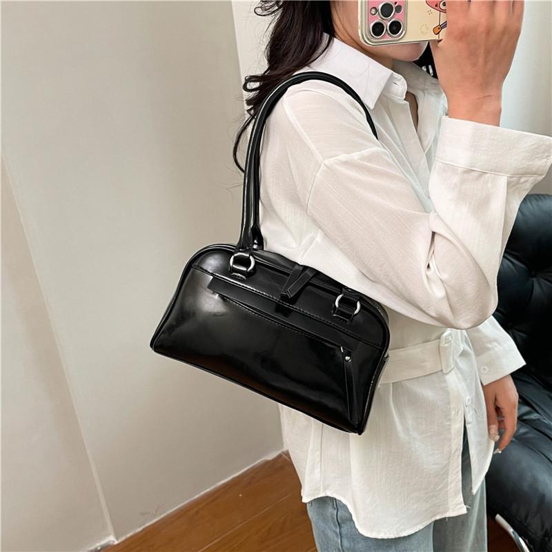 

Fashion Underarm Bag Women s New Versatile Shoulder Tote Bag чорний
