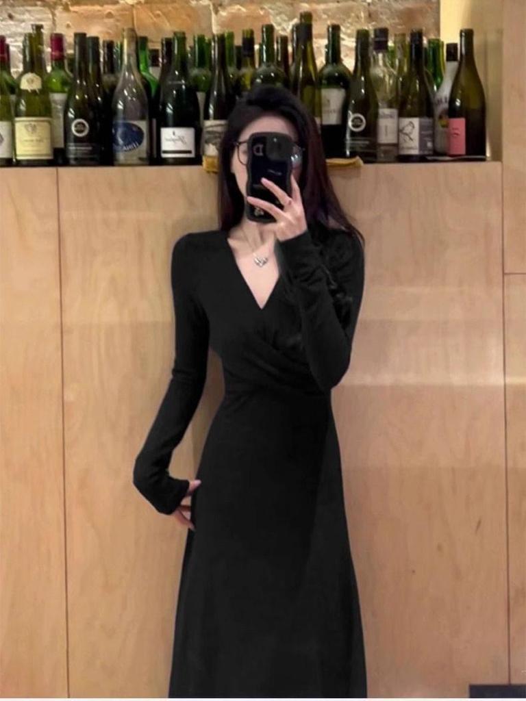 Damen Slim Fit Schwarzes Kleid mit Samt, Perfekt für Frühling und Sommer