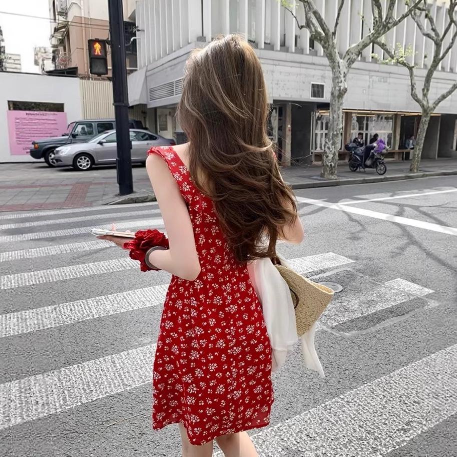 French retro red floral small flying sleeve dress for women's summer slim and thin seaside vacation style sexy short dress