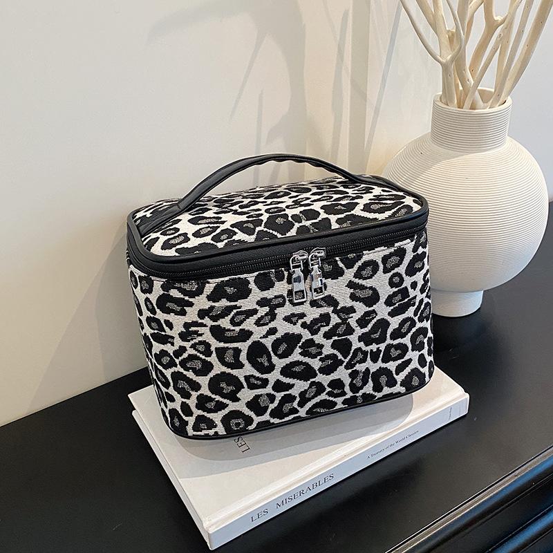 2026 New Leopard Print Cosmetic Bag Large Capacity Cosmetic Storage Bag Portable Toilet Bag