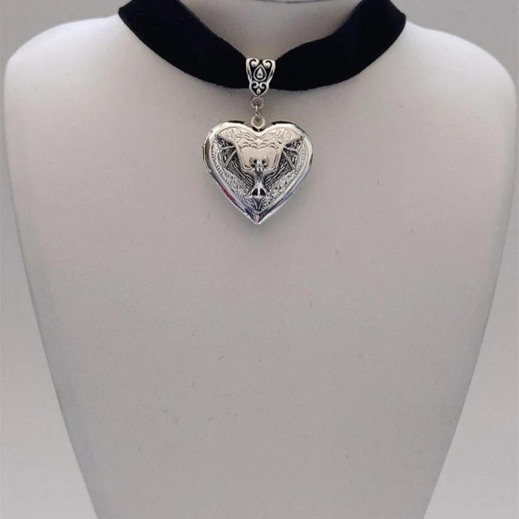 Silver Victorian Heart Photo Locket Necklace