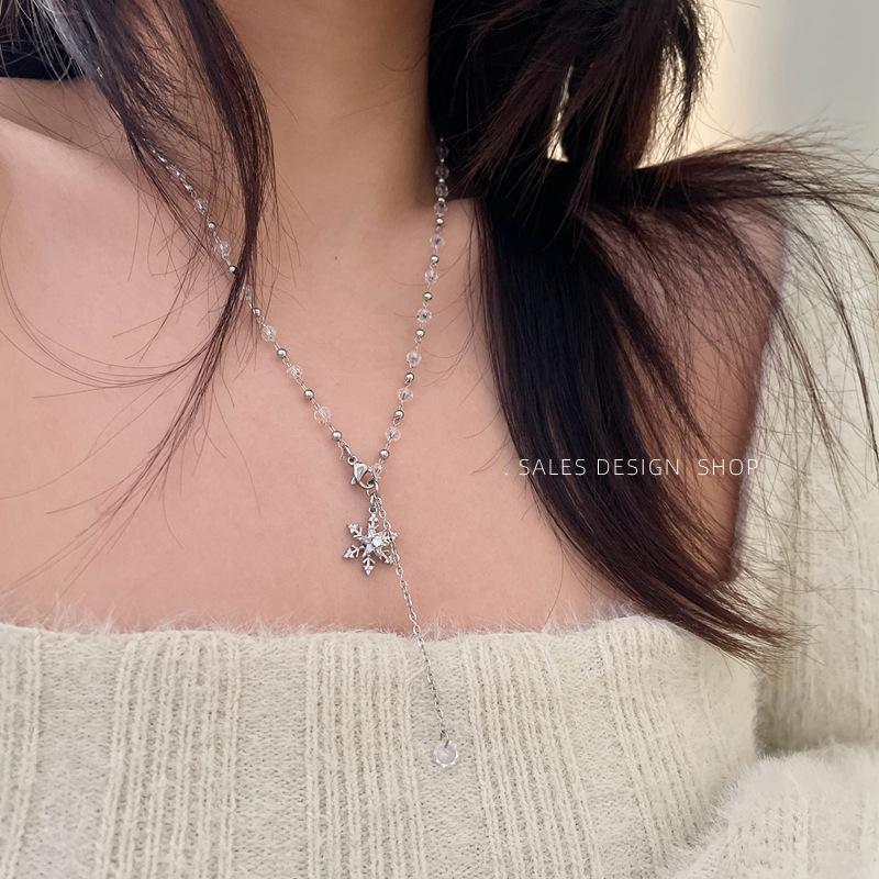 Elegant Rotatable Zircon Snowflake Pendant Necklace - High-End Luxury Clavicle Sweater Chain
