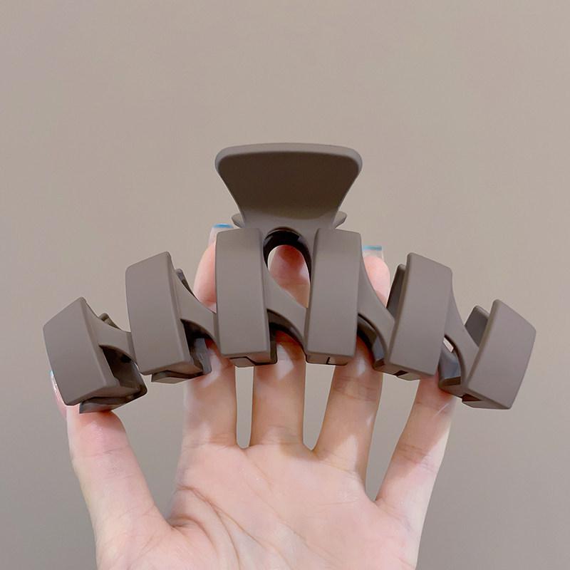 Elegant Large Hair Claw Clip for Thick Hair - High-End Korean Updo Shark Clip