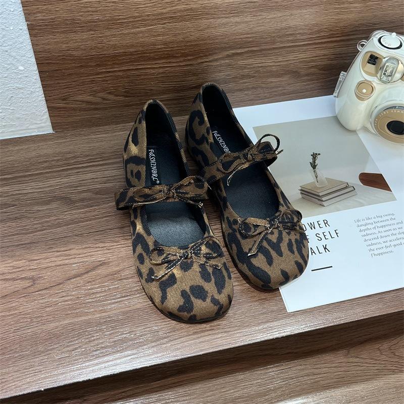 Round Head Inner Height Increase Of 3 Cm Shallow Mouth Single Shoes Celebrity Bow Double Buckle Belt Temperament Doudou Shoes