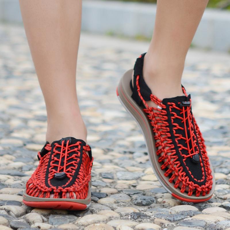 Summer Men Sandals Handmade Leather Hiking Outdoor Beach Shoes Fashion and Casual Sandals Men's Summer Shoes Sandals