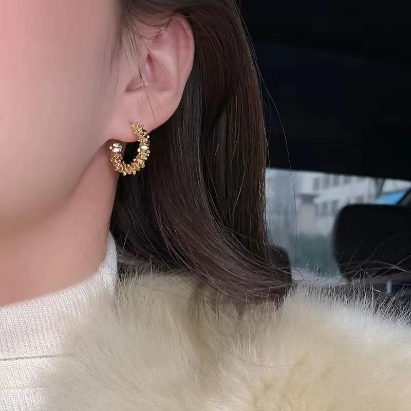 Silver broken silver c-type earrings versatile niche stud earrings, minimal light luxury and exquisite