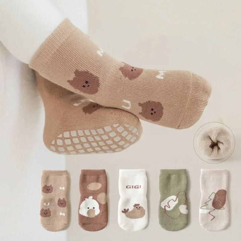 Neue Baby Kleinkind Anti-Rutsch Thermosocken Mid Calf Indoor Cartoon Grip Silikonsohlen Rutschfest Erste Schritte Winter Warm