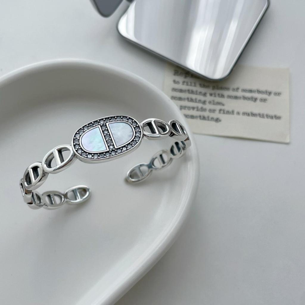 S925 Sterling Silver Korean Style Diamond & Mother-of-Pearl Pig Nose Open Bangle