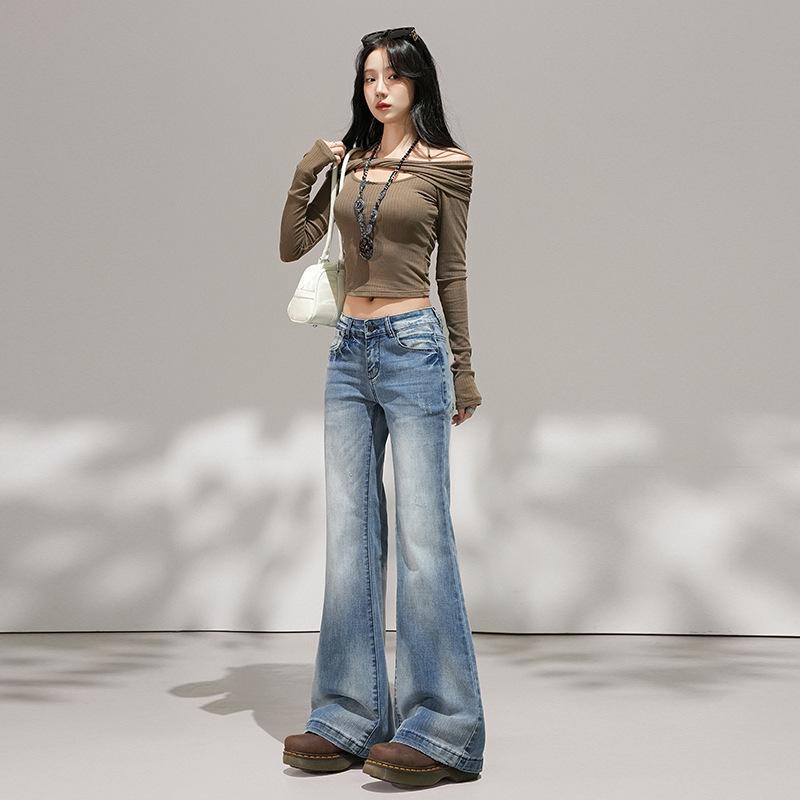 Women's 2025 American-Style Low-Waisted Blue Gradient Micro-Flare Jeans - Slim Fit, Autumn Collection