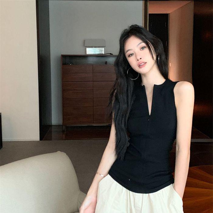 Women's Summer 2025 Spicy Girl Sleeveless Slimming Solid Color Tank Top with Round Neck Zipper