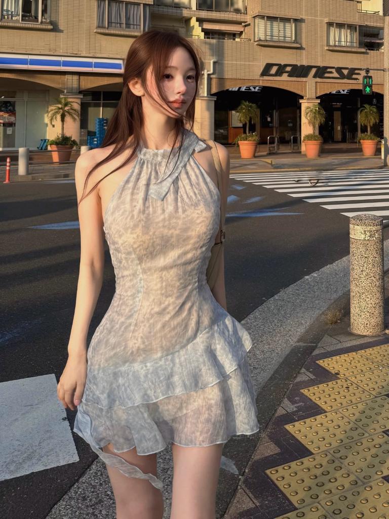 Kaindami Halterneck Chiffon Dress
