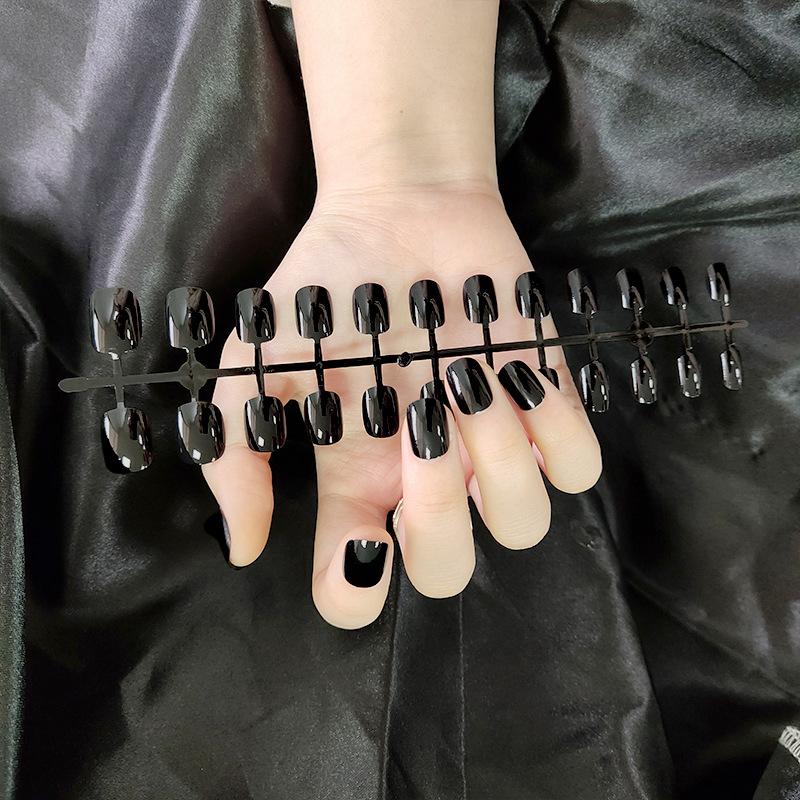 Künstliche Nägel, kurz, rund, ohne Kleber, 24 Stück