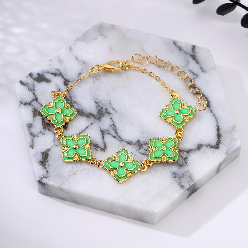 Retro Five-leaf Clover Bracelet Women's Jewelry Personalized Design Hand Jewelry Advanced Sense
