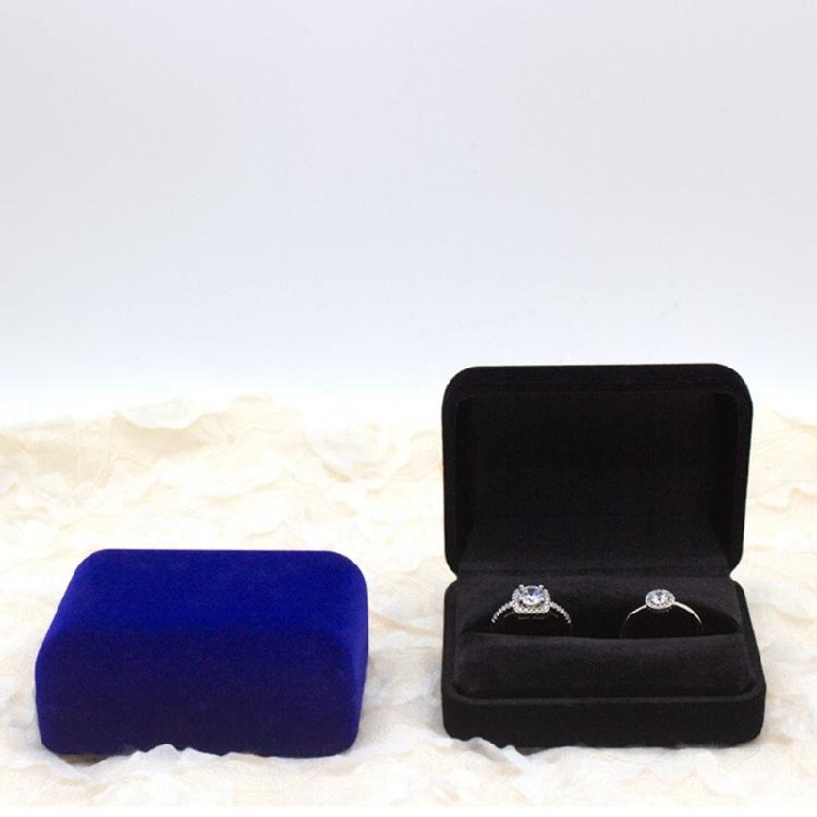 Elegant Velvety Finish Plastic Jewelry Case Ideal For Wedding Jewelry Display Offering Secure And Luxurious Protections