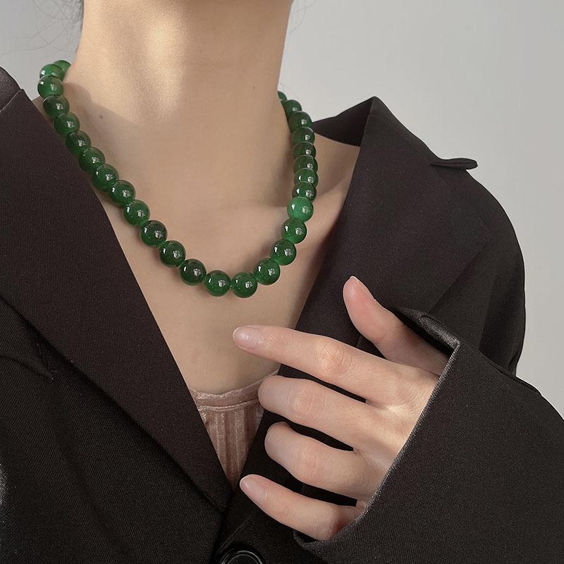 Glass imitation green agate round bead necklace female ins cold wind beaded collarbone chain niche design sense new neck chain