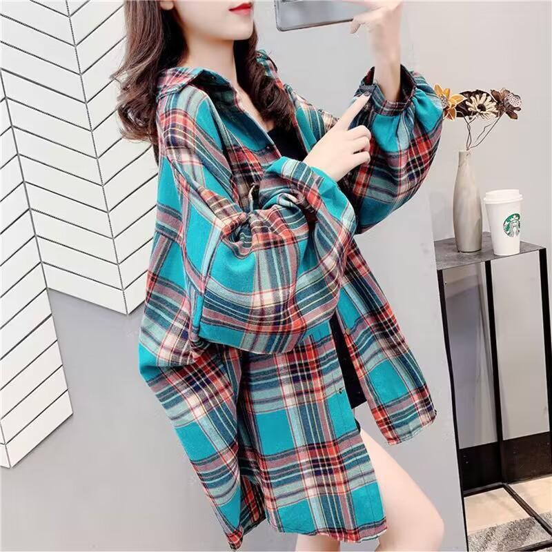 Plaid shirt women's retro Hong Kong flavor new 1116 spring and autumn long-sleeved medium and long loose design long-sleeved shirt
