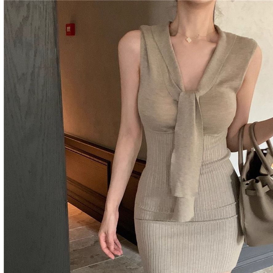 Spicy Girl's V-neck Sleeveless Knitted Vest Dress A Figure-hugging and Waist-cinching Short Skirt for Women