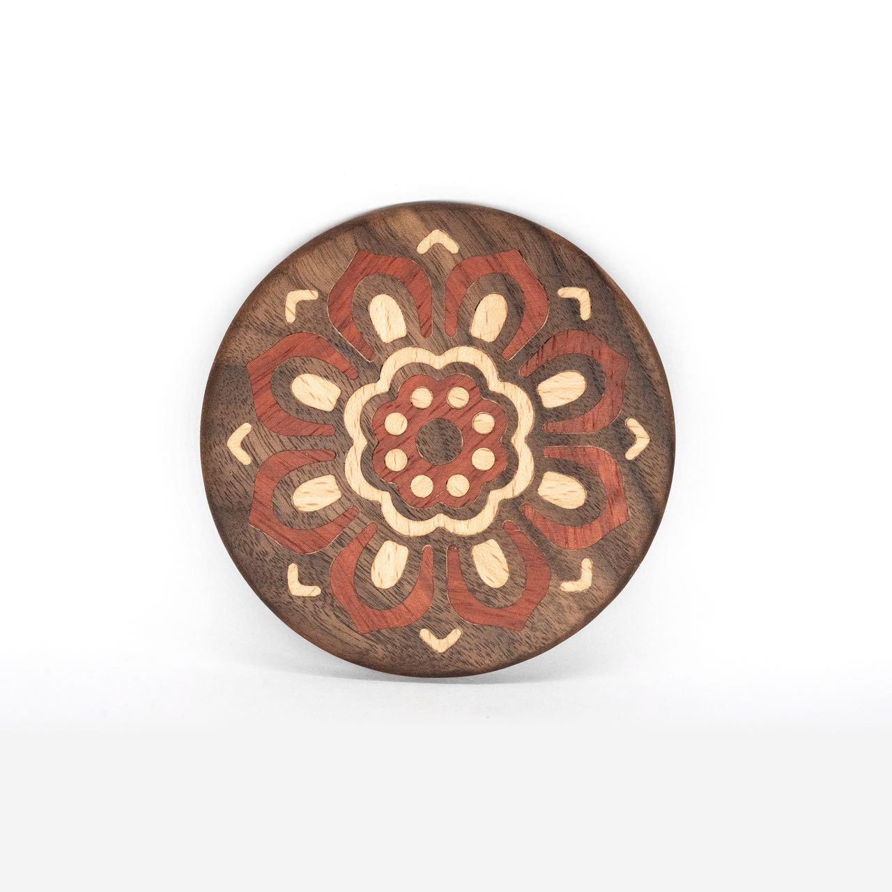 

Ethnic Culture Creative Solid Wood Coaster - Home Desktop Ornament Handicraft. 85mm