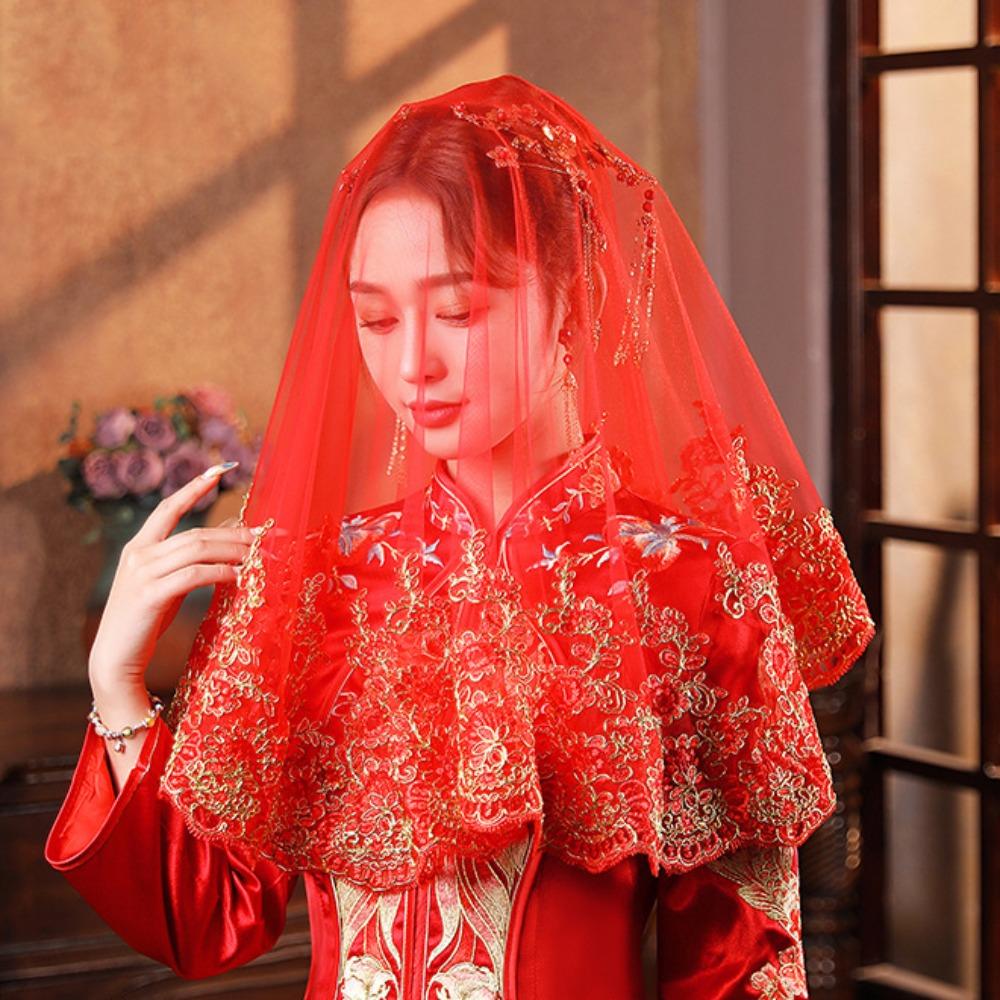 Lace Chinese Wedding Gowns Short Xiuhe Dress Veil Exquisite Gold Embroidery Red Bridal Veil Party