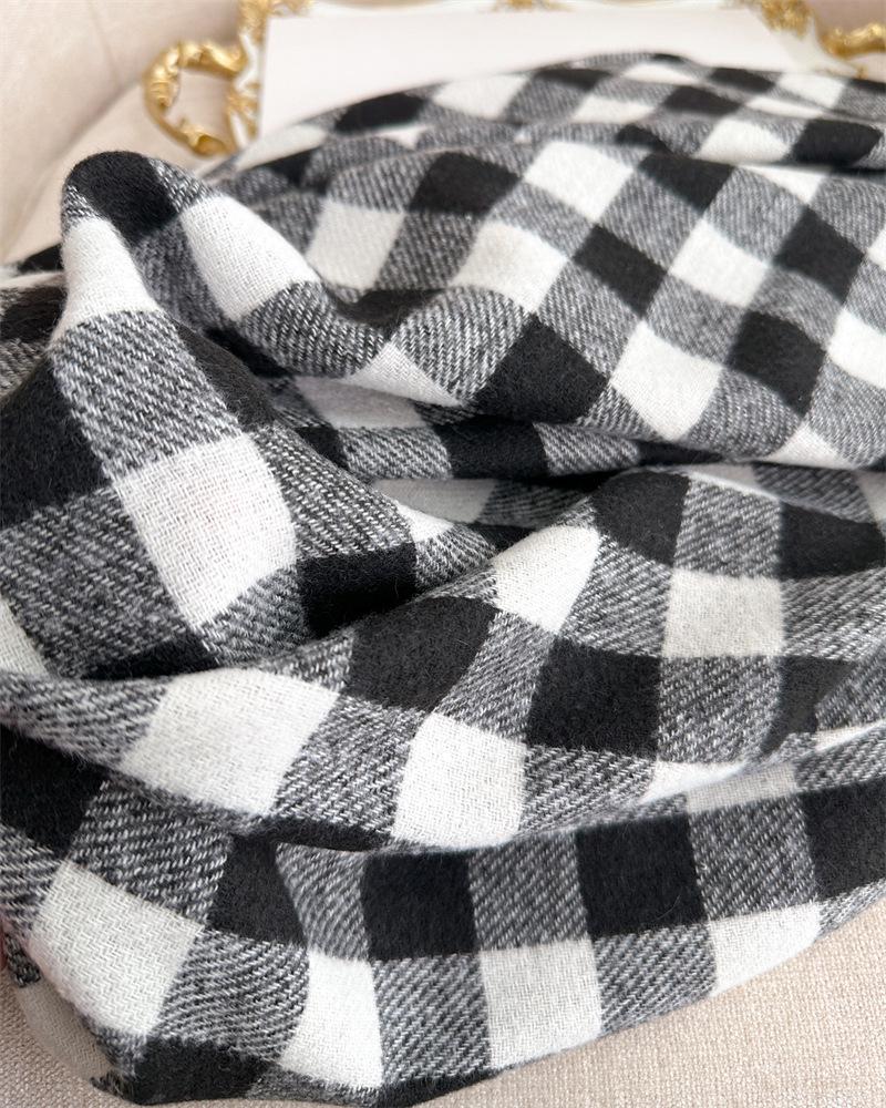 Stilvoller koreanischer Karoschal mit Kaschmirgefühl - Damen Quastenschal für Herbst & Winter