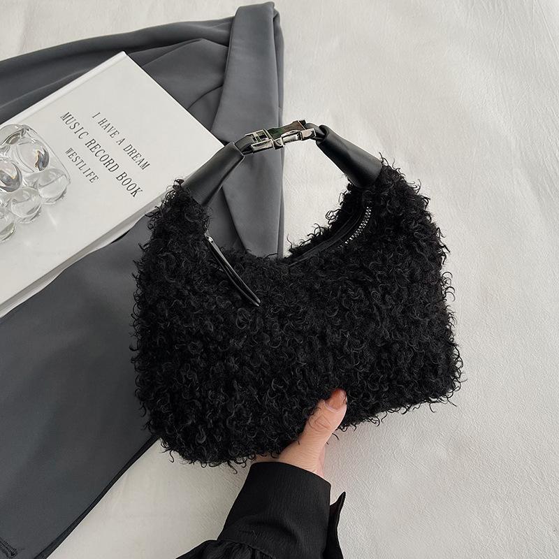 

Плюшевая сумка женская 2025 осень новая повседневная милая на плечо сумка-мессенджер корейская пушистая сумка подмышку для поездок на работу чёрный