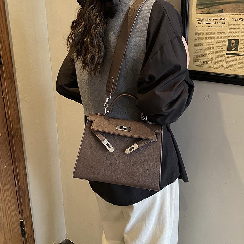 Classic Pu Shoulder Bag For Women With Tophandle Design And Secure Lock For Work And Casual