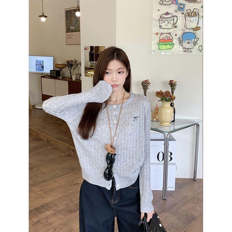 Fashion Versatile Knitted Sweater Simple Commuter Cardigan Embroidery Design Sense Small Age Reducing Short Jacket Tide