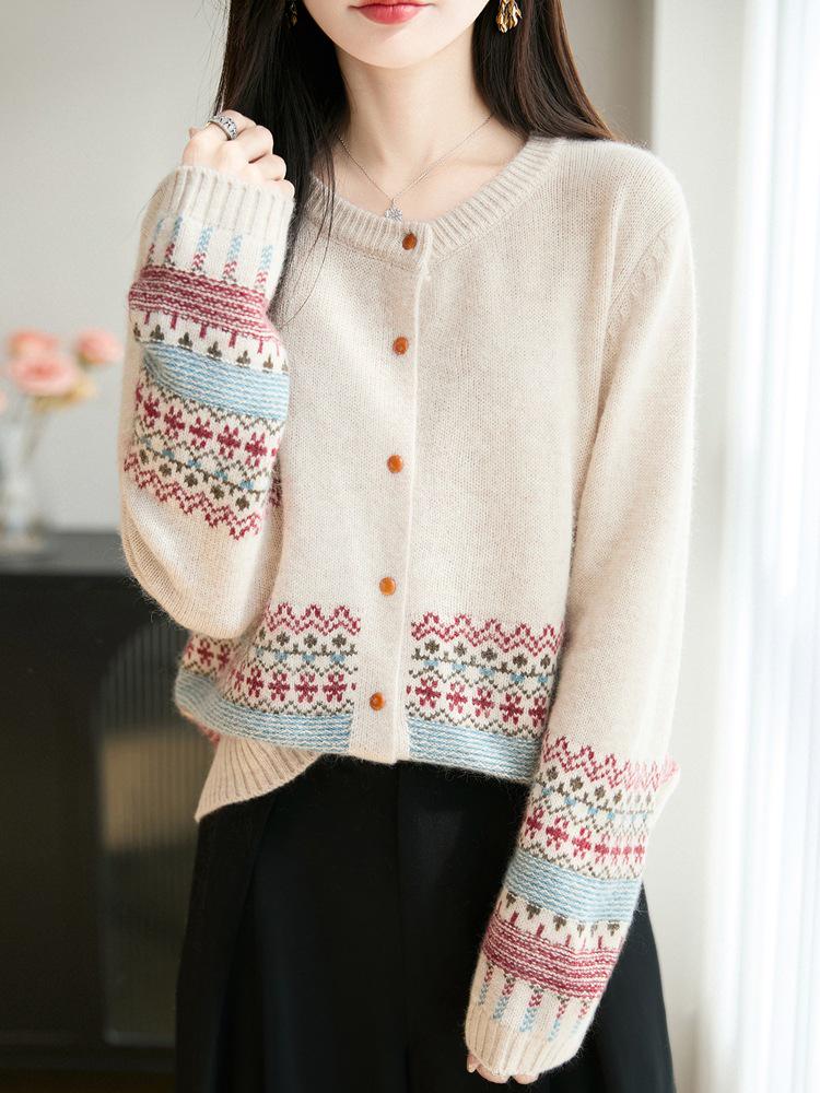 Retro Ethnic Style Jacquard Knit Cardigan - Women's Round Neck Single-Breasted Sweater for Autumn/Winter