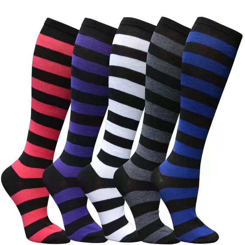 Nya Färgstarka Randiga Strumpor Dam Roliga Julklappar Sexiga Lårhöga Nylon Långa Strumpor Söta Knästrumpor För Flickor