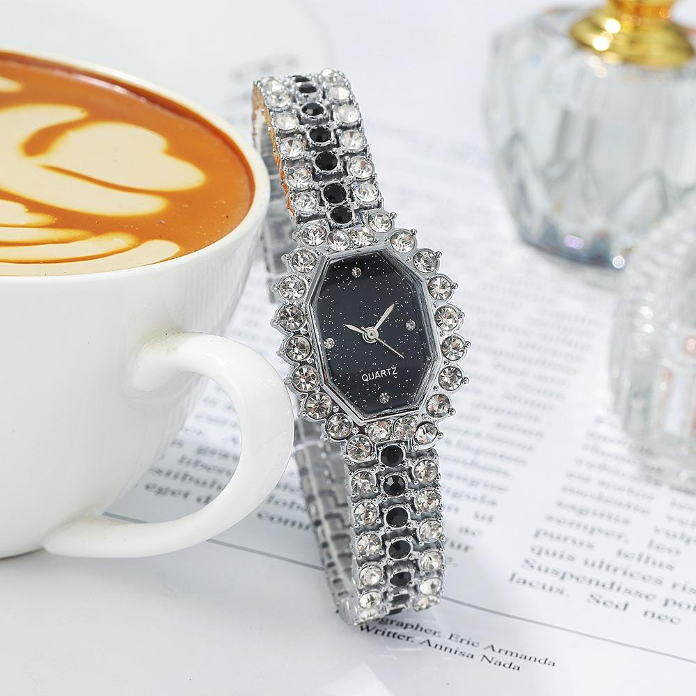 New Style Steel Band Bracelet Simple Casual Jewelry Ladies Watch Personality Oval Diamond Alloy Watch Ladies