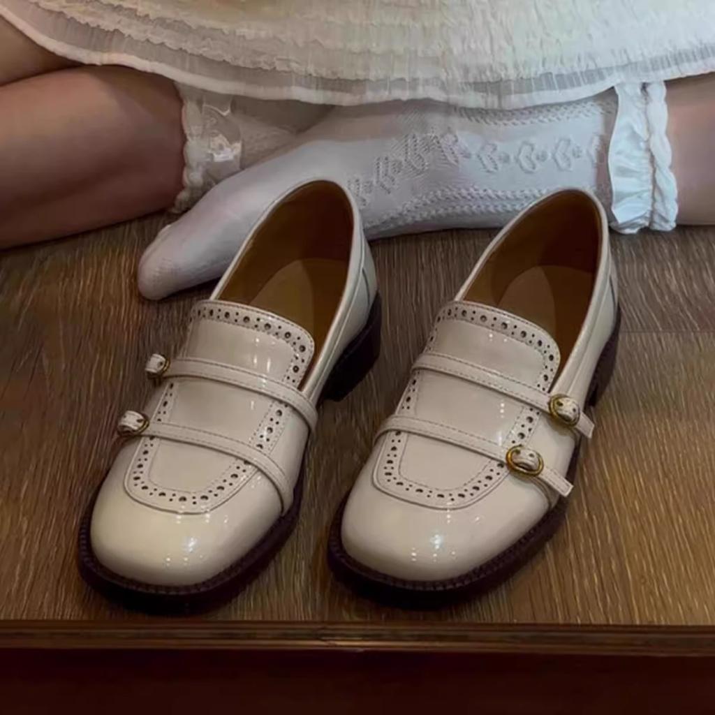 Giant Beauty~ Carved Belt Buckle Low Heel Loafers Women's Round Head British Style Small Leather Shoes Patent Leather One Pedal Single Shoes Women
