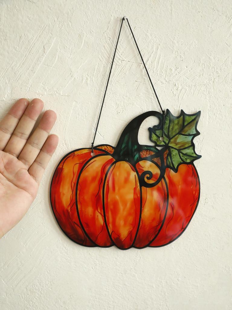 Halloween Pumpkin Hanging Ornaments Acrylic Suncatcher Cute Pumpkin with Leaf Design Window Pendant Wall Ornament for Home Gift