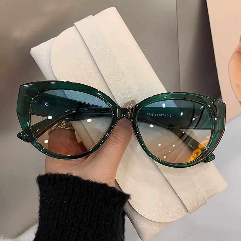 

Vintage Cat Eye Sunglasses Women Fashion Trending Love Heart Luxury Brand Designer Sun Glasses Sexy Ladies Shades Uv400 As The Picture