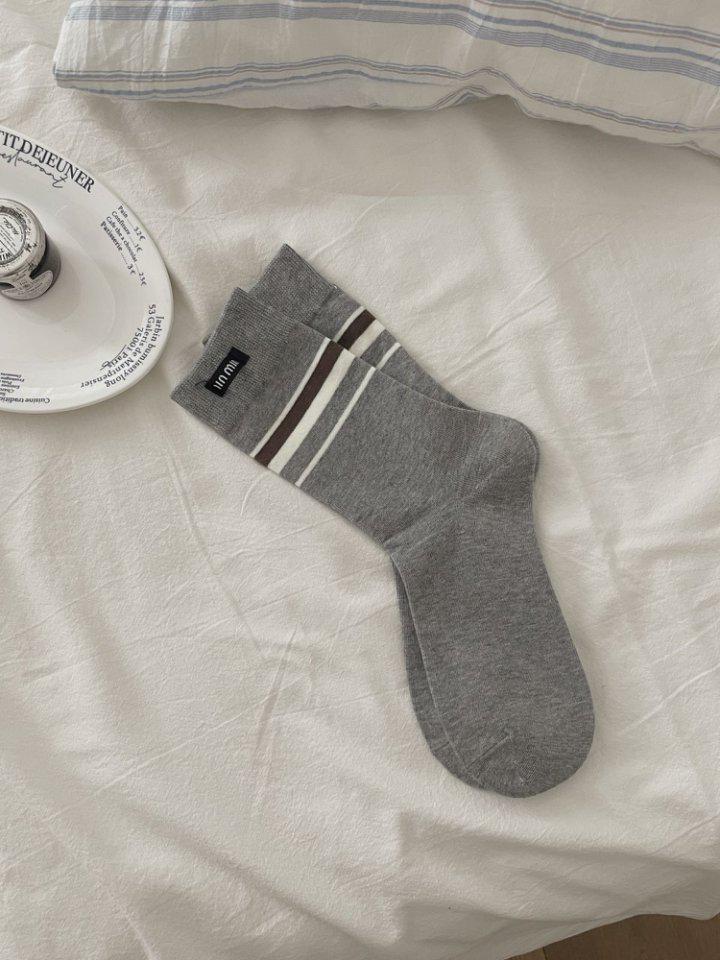 Korean Style Striped Patchwork Mid-Calf Slouch Socks In White, Blue, and Gray - Trendy Versatile Sports Couple Socks.