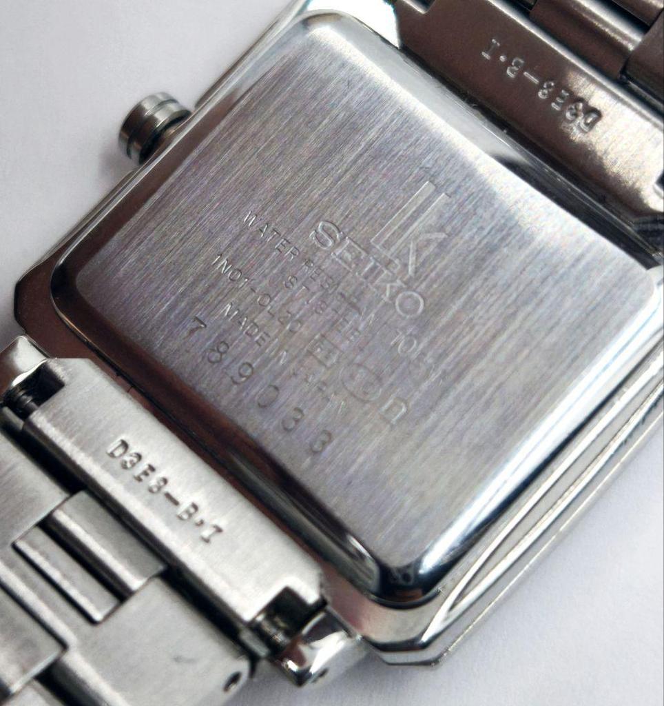 [USED] Working Seiko Lucia Square watch with 8 batteries and genuine strap