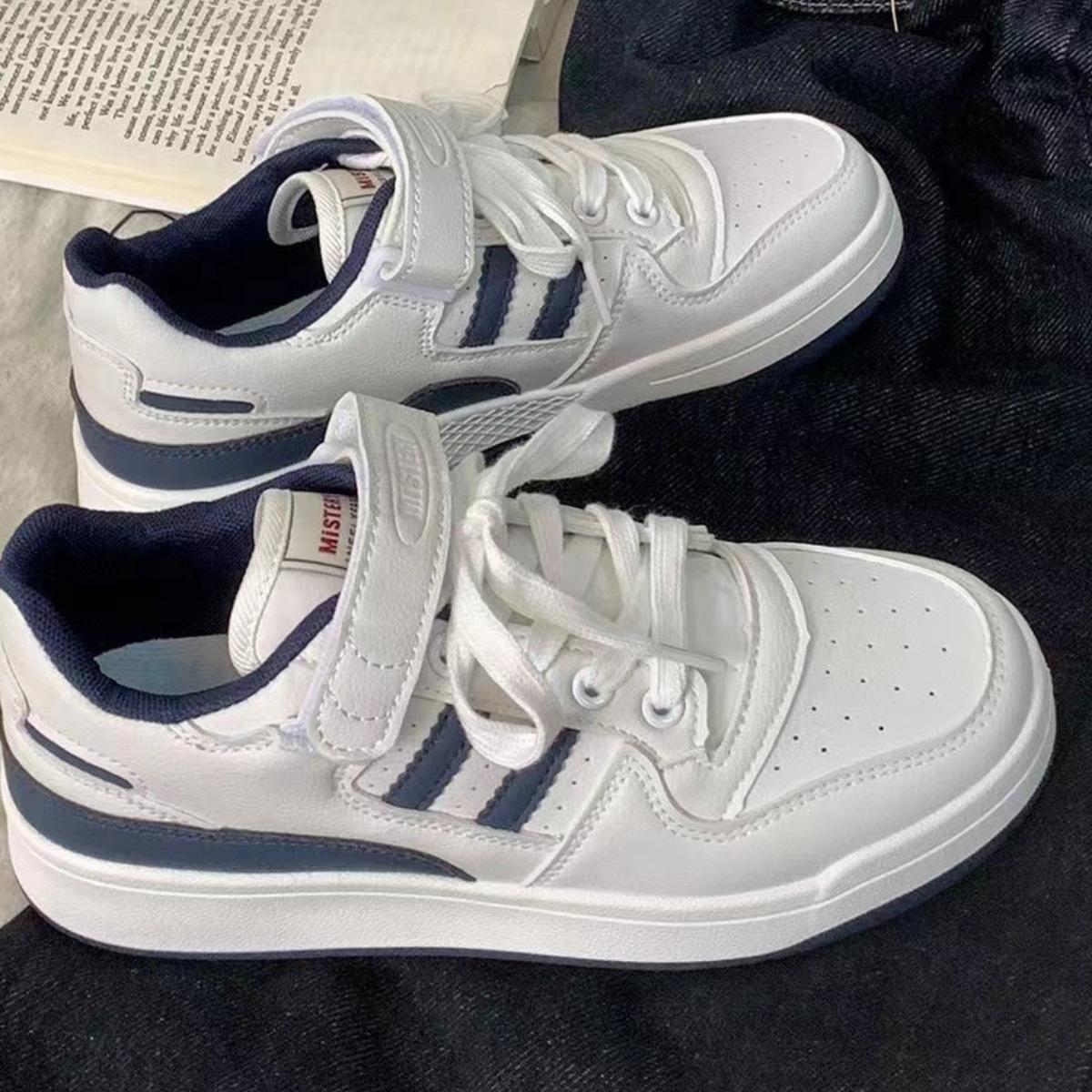 

2025 весна новые туфли в гонконгском стиле маленькие белые туфли ins супер огонь универсальные увеличивающие рост повседневные туфли детские студенческие спортивные кеды 40