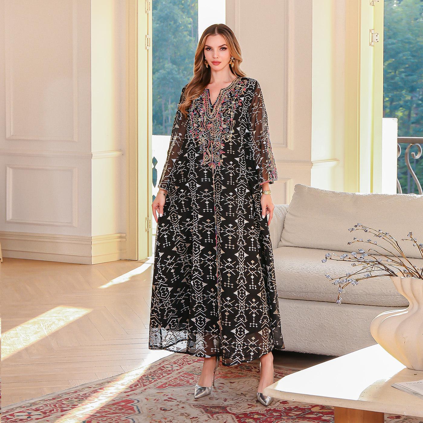 

Вышитое женское длинное платье - мусульманская одежда в ближневосточном стиле, абая в стиле Дубая Medium чёрный