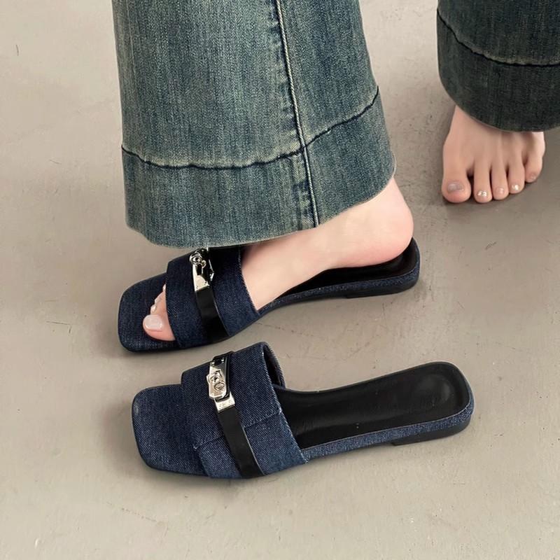 French Niche Internet Celebrity Lock Women's Casual One-word Slippers Summer New Fashion Versatile Square Head Flat Bottom Sandals