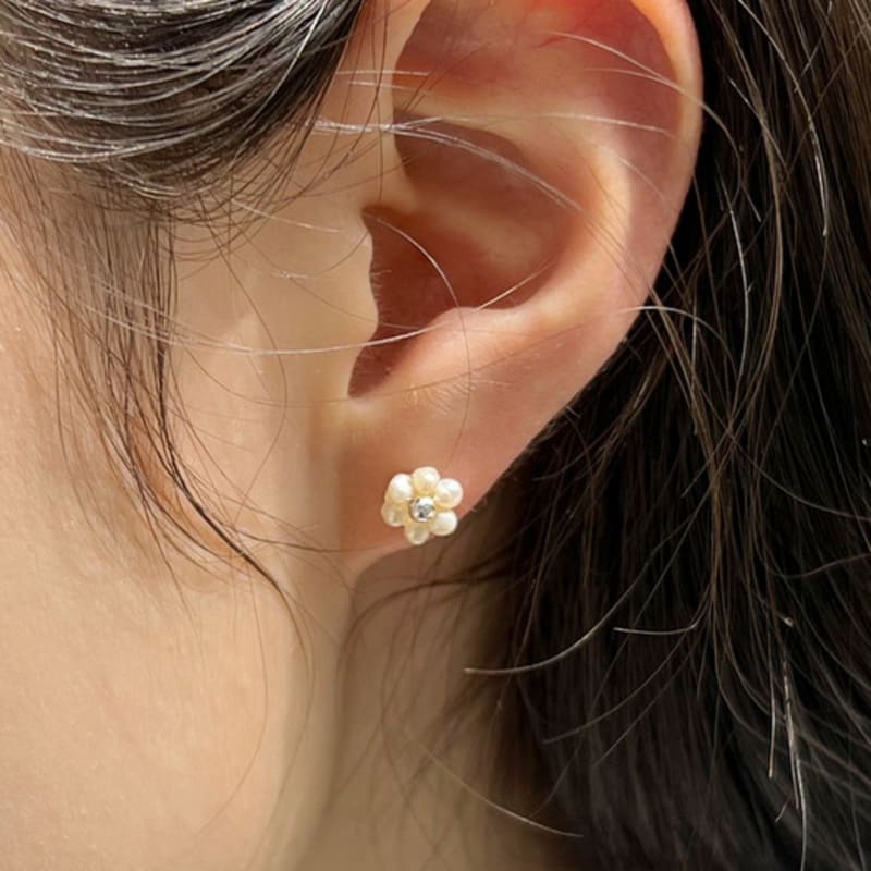 FANTASTIC PLANET silver 925 pearl flower earrings