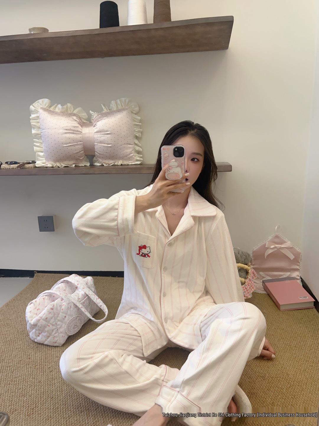 

Women s Pink Striped KT Fleece Pajamas Set - Beast Girl Style, Thickened, Long Sleeve, Cute & Cozy. XL