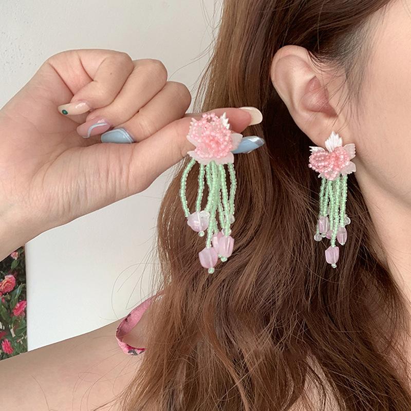 Color Dopamine Handmade Beaded Flower Fringed Stud Earrings Women'S Light Luxury Fashion High-End Elegant Versatile Earrings
