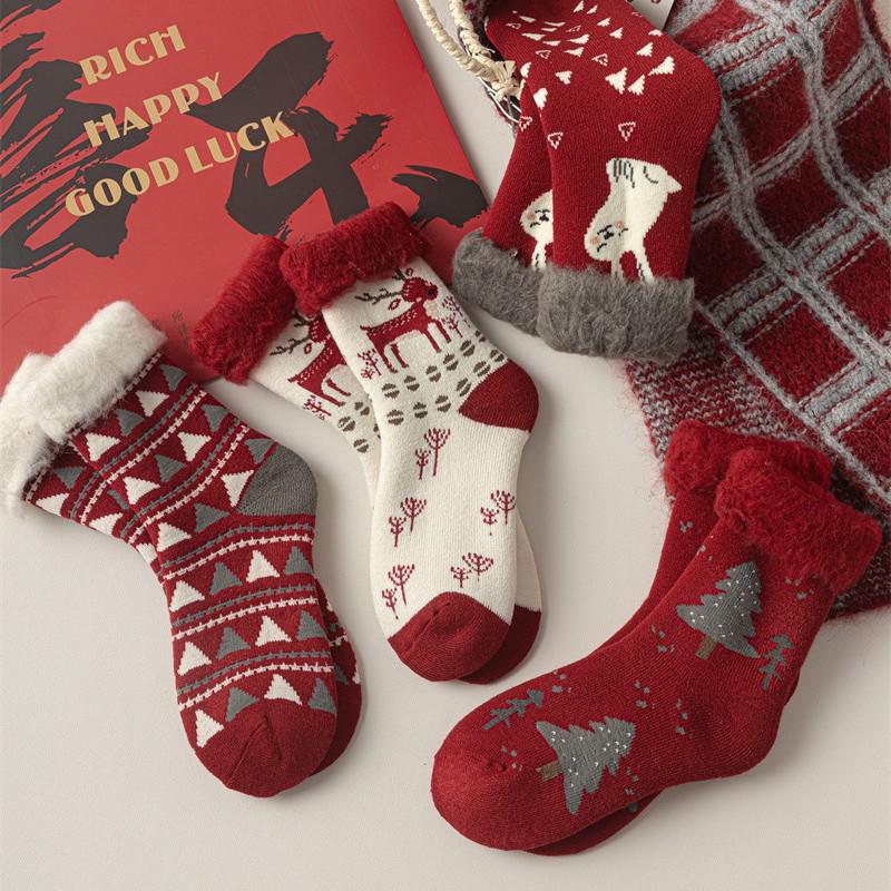 Damen Mid-Calf Verdickte Gebürstete Frottee Rote Socken mit Japanischem Cartoon Elch - 24 Winter Neue Weihnachts-Socken