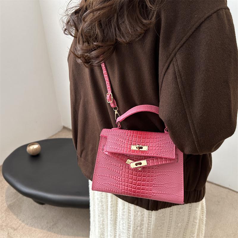 2025 New Personalized Casual Fashion Women's Small Square Bag Winter Oblique Span Bag Niche Foreign Style Shoulder Handbag