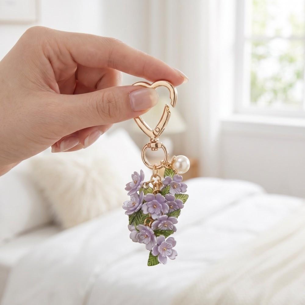 Romantic Heart-Shaped Keychain Elegant Bag Hanging Charm Trendy Flower Cluster Keychain Key Decor