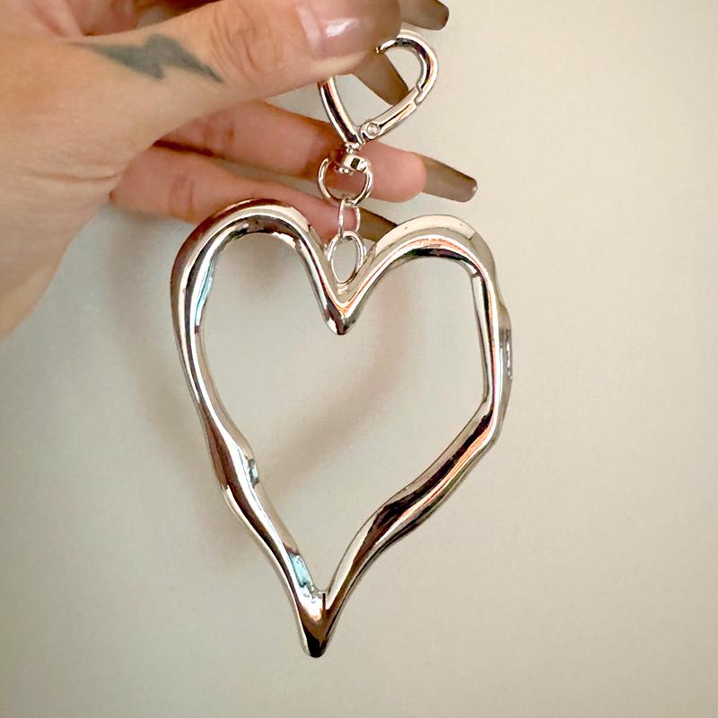 

1PC Car Keychain Bag Accessories Love Heart Silver Color Camera Charms Phone Lanyard Backpack Pendant Irregular Hollow