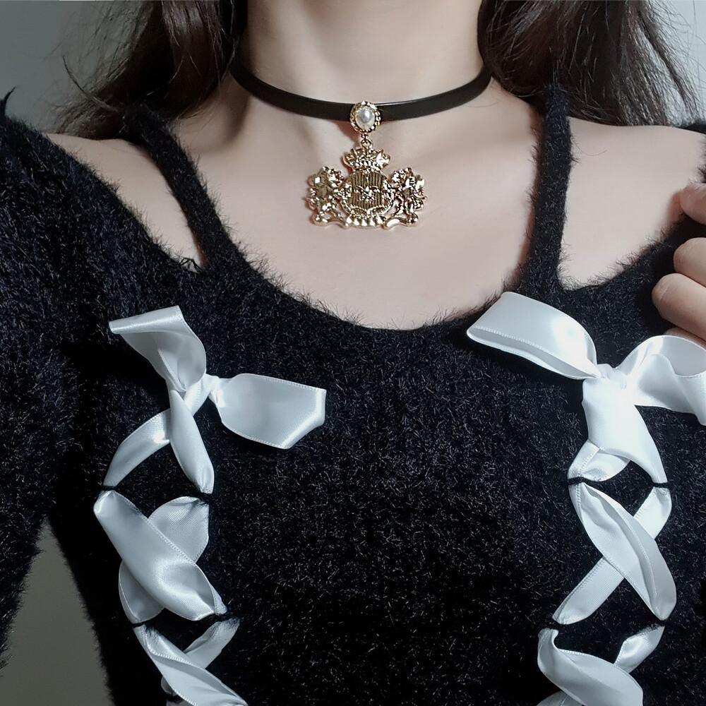 

[Aimelbie] Кожаные крючки для колье с гербом