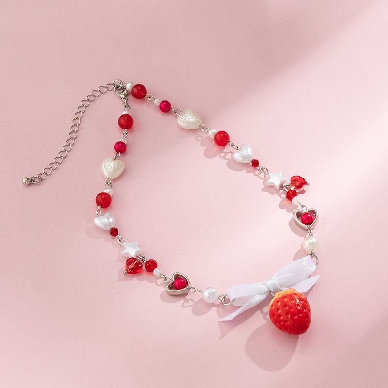 Imitation Pearl Crystal Strawberry Necklace for Women, European and American New Style, Trendy, Sweet, Cute, Soft Girl Style, Clavicle Chain Accessory