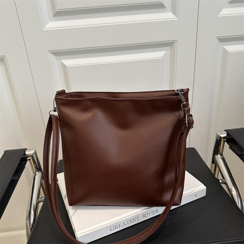 2025 spring new portable shoulder crossbody large capacity bucket small square bag women's bag trendy temperament underarm bag