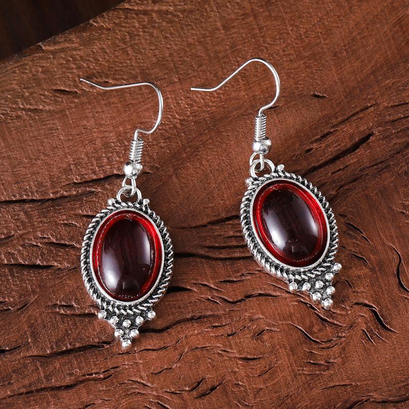 Retro Oval Pendant Fashionable Earrings 1 pair of earrings